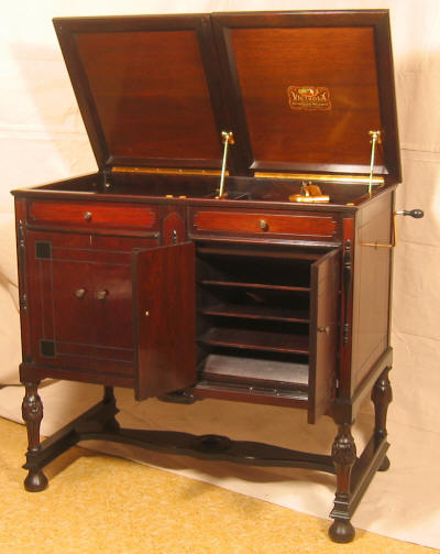 Store Antique Victrola Player